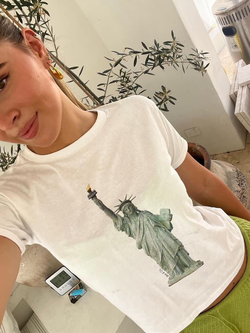 Lady Liberty Short-Fit Tee
